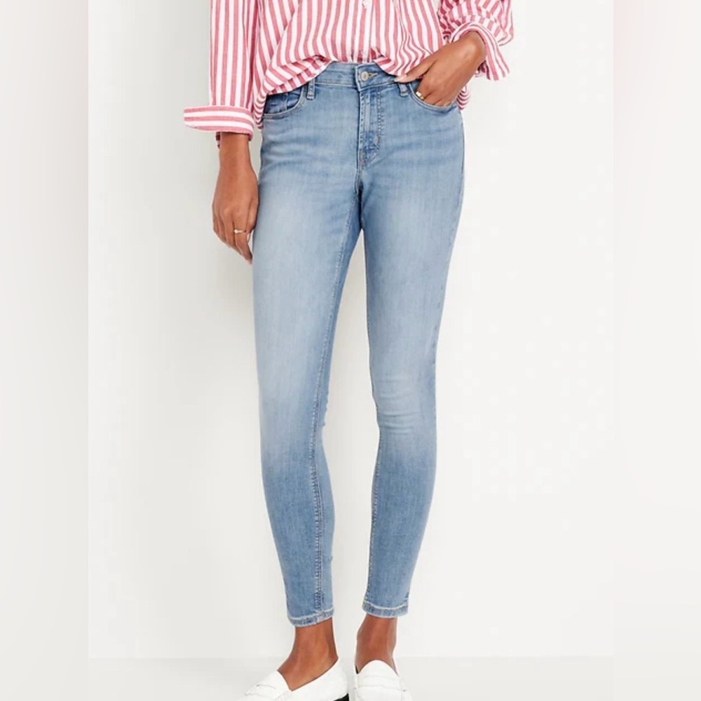 Mid-Rise Rockstar Super-Skinny Jeans
